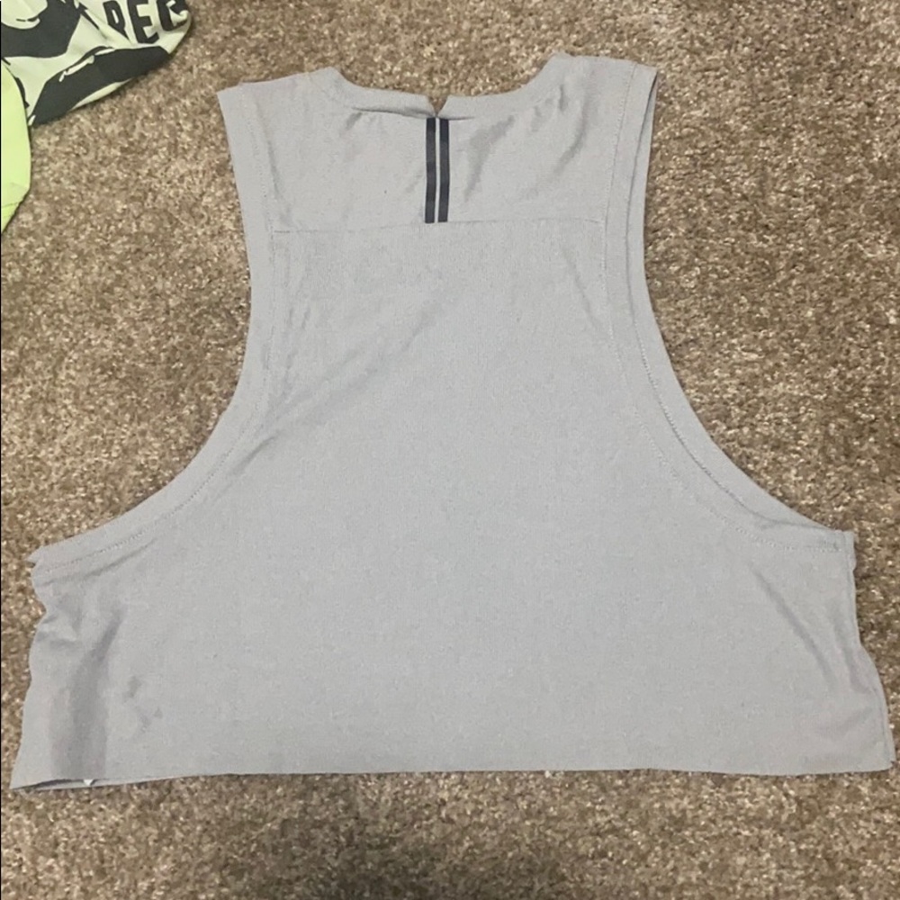 SOLD Hurley crop workout shirt - Picture 5 of 7